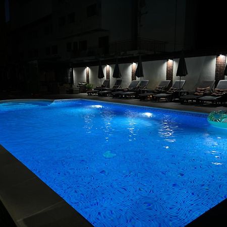Hotel Rai Treavna Exterior foto